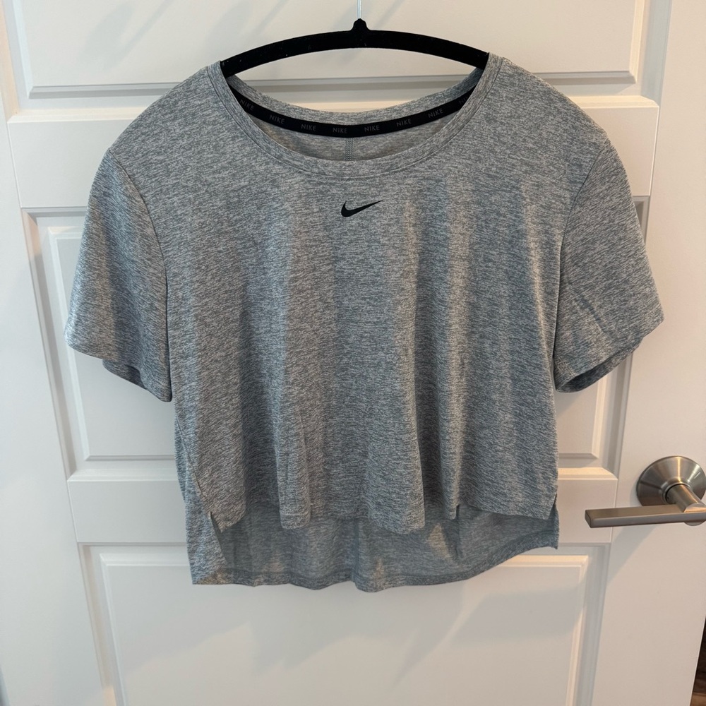 Nike Dri-FIT One Women’s Crop Top Size petite small